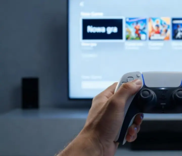 Grafika promująca nowe premiery gier na PlayStation