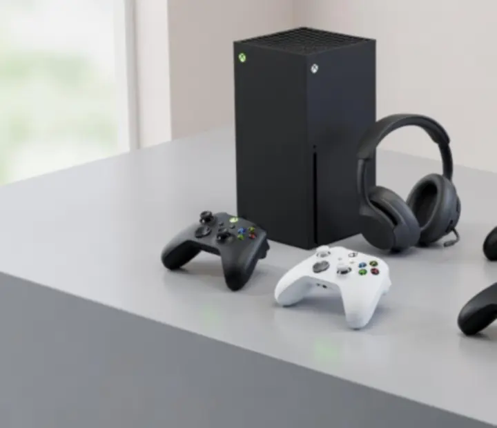Zestaw sprzętu Xbox: konsole, kontrolery i akcesoria